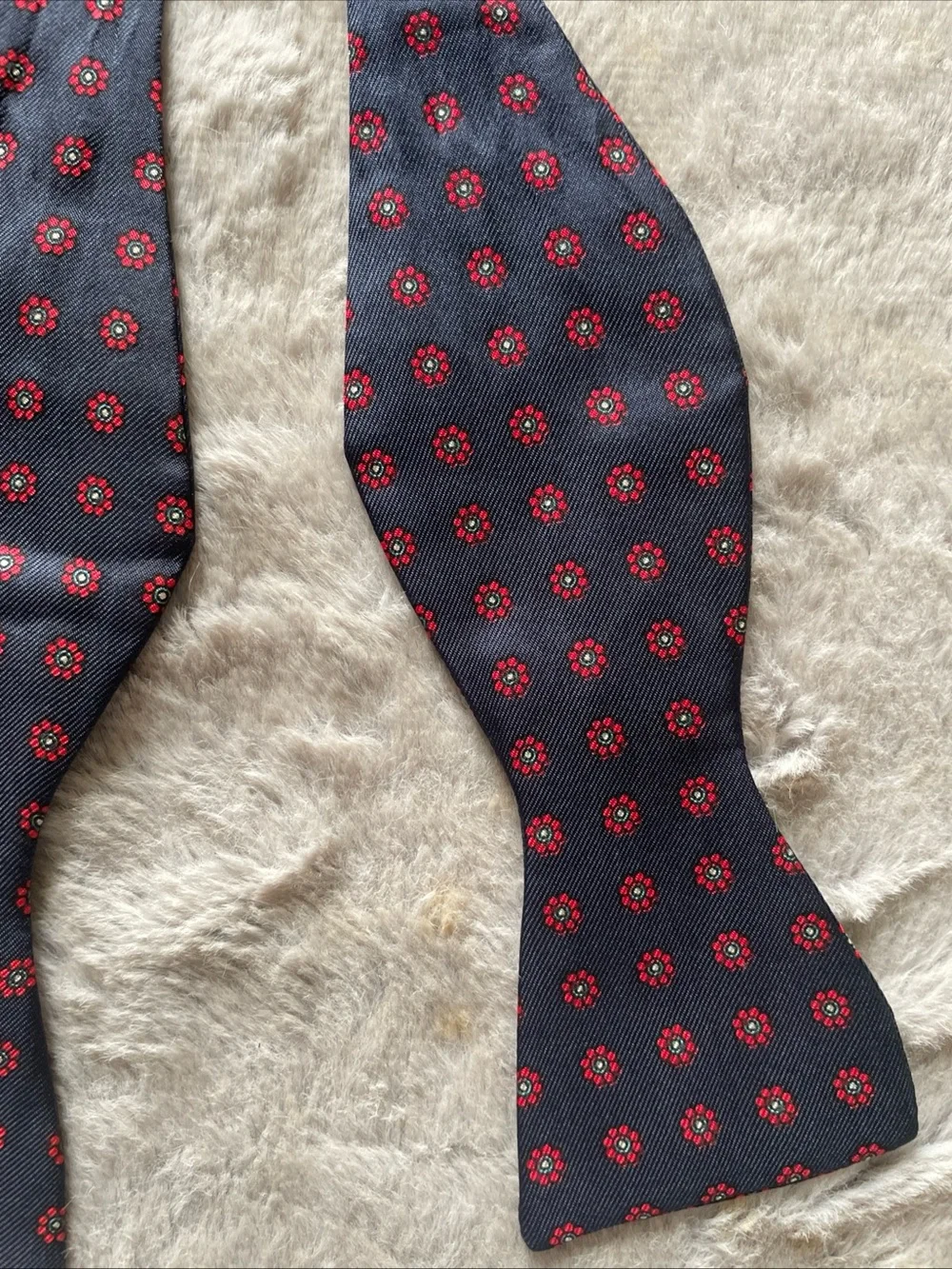 Lands' End Navy Bow Tie with Red Medallion Motif